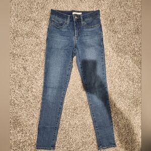 311 Levi's Shaping Skinny Women's Jeans